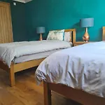 Large Ensuite Twin At Fir Tree Habitación en casa particular *