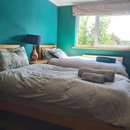 Large Ensuite Twin Room At Fir Tree Lodge