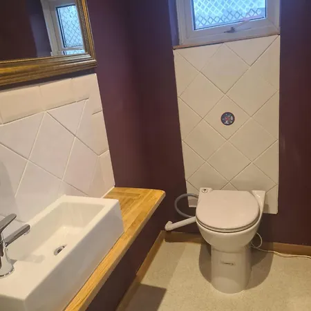 Large Ensuite Twin At Fir Tree Privatunterkunft