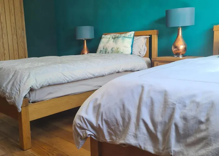 Large Ensuite Twin At Fir Tree Kwatera prywatna *