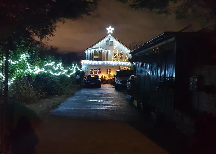 Large Ensuite Twin At Fir Tree Habitación en casa particular Bristol
