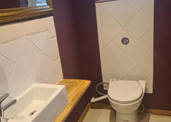 Large Ensuite Twin At Fir Tree Habitación en casa particular