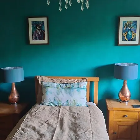 Homestay Large Ensuite Twin At Fir Tree *