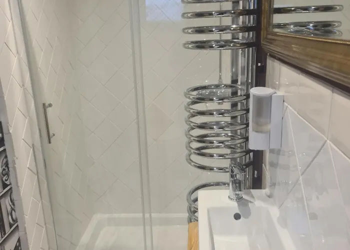 Homestay Large Ensuite Twin At Fir Tree